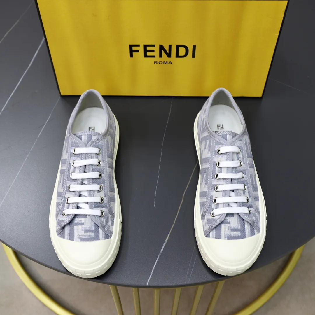 Factory price: 480 original order (couple model) Brand: FENDI Fendi 🙅‍♂️🙅‍♂️🙅‍♂️ Size: Female 35–40, Male 39-44 (45 can be customized) Grade: Official website genuine Material: Imported original LoGO fabric upper Original comfortable lining TPU wear-resistant lightweight outsole Style category: Loafers New trendy shoes Color: actual picture color